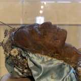 Una curiosit�: il corpo della santa appare come mummificato, anche se indagini effettuate nel 2005 hanno dimostrato che si tratta in realt� di ossa umane ricomposte e tenute insieme da uno strato di cartapesta rivestita di seta